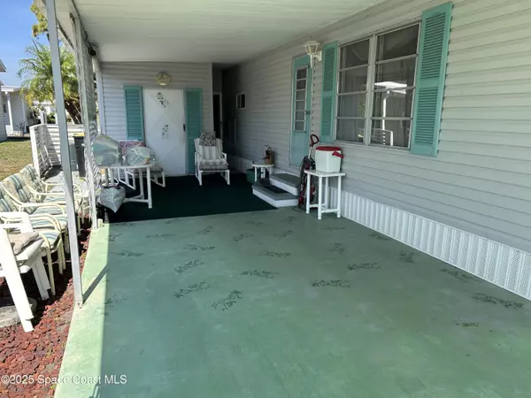 Palm Bay, FL 32907,250 Blossom LN