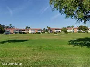 Vero Beach, FL 32962,8 Vista Palm LN #106