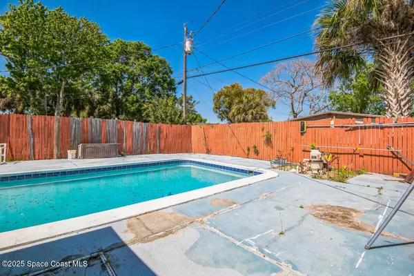 Cocoa, FL 32922,1810 Dixon BLVD