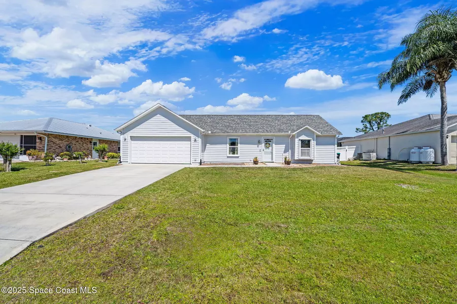 1551 Heartwellville ST NW, Palm Bay, FL 32907