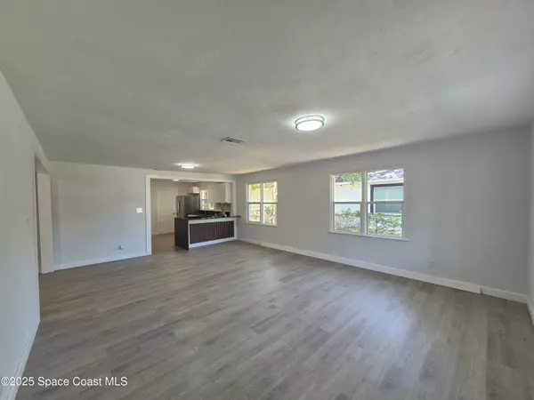 Daytona Beach, FL 32114,422 N Lincoln ST