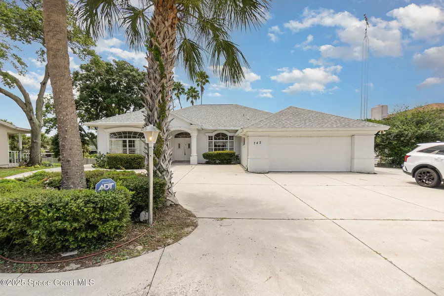 742 W Whitmire DR, Melbourne, FL 32935