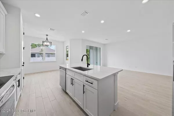 Palm Bay, FL 32908,475 Flat River ST SW