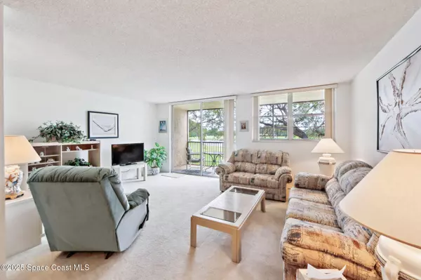 Davie, FL 33314,3300 W Rolling Hills CIR #203