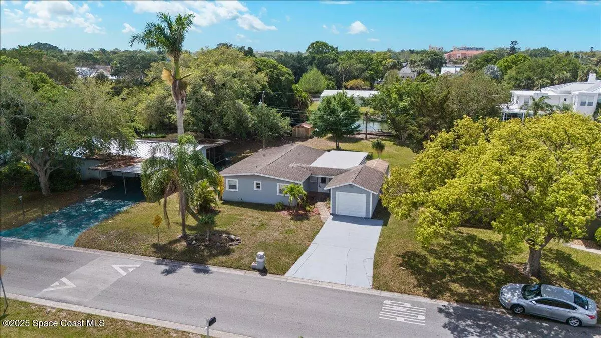 Merritt Island, FL 32953,355 Hunt DR