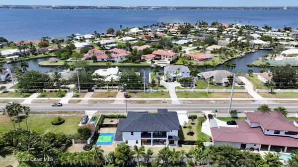 2345 N Riverside DR, Indialantic, FL 32903