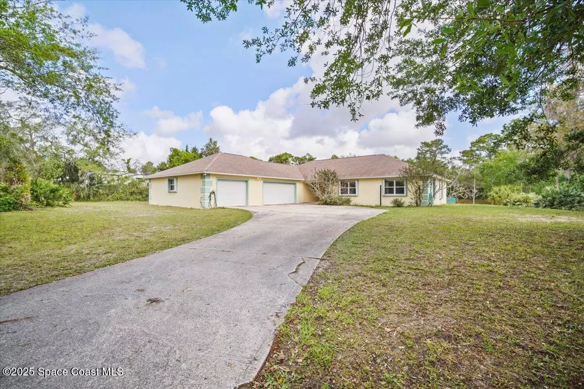 Mims, FL 32754,4220 Robins Hill CT