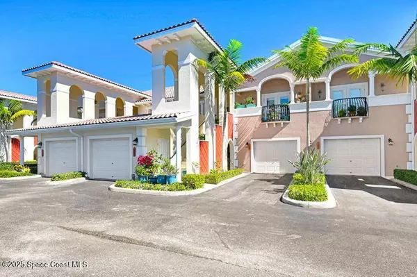127 Lancha CIR #203, Satellite Beach, FL 32937