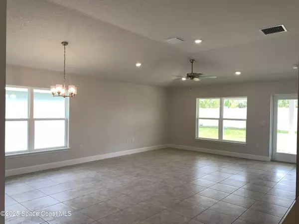 Palm Bay, FL 32907,1005 Kylar DR NW