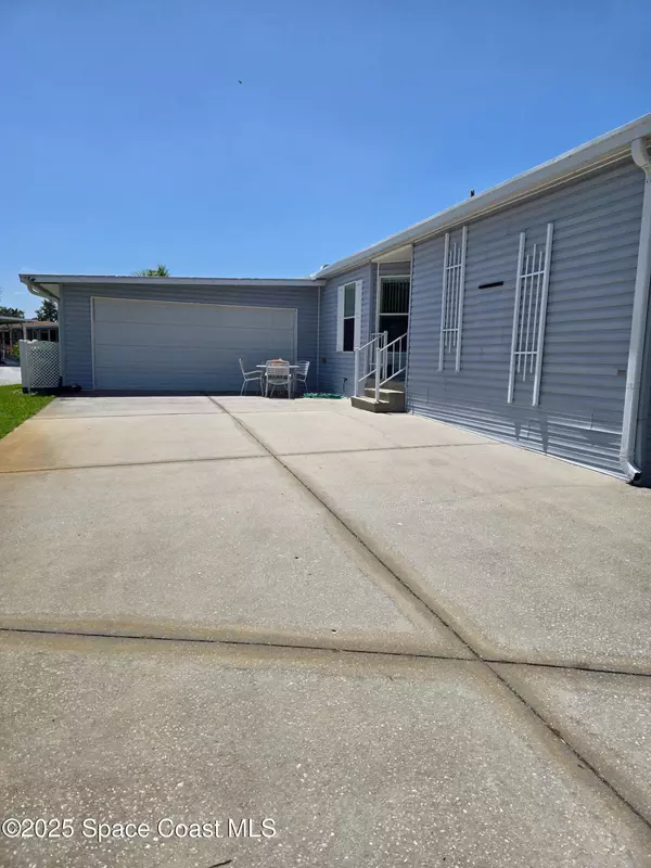 Cocoa, FL 32926,634 Outer DR