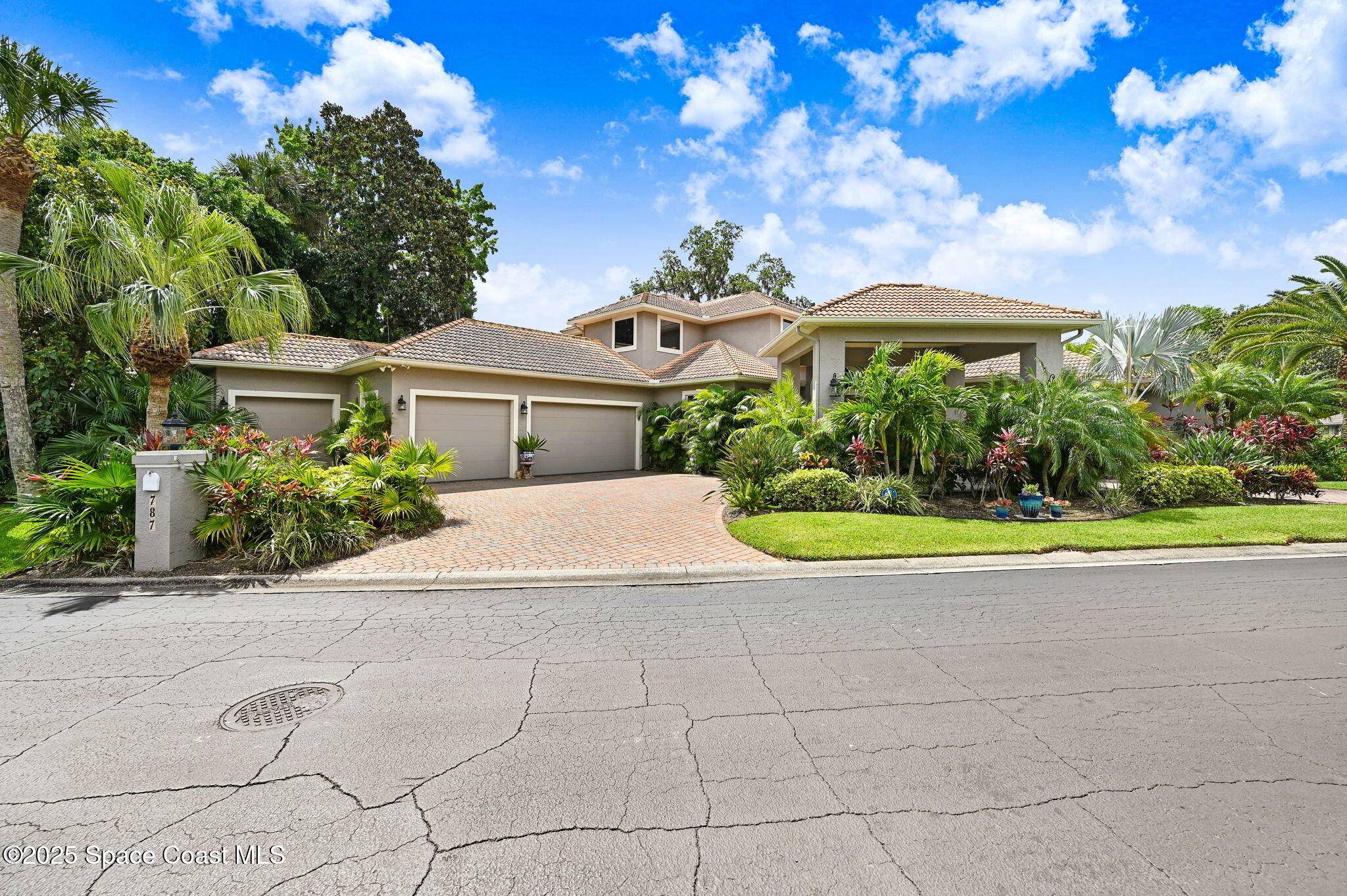 787 Florencia CIR, Titusville, FL 32780