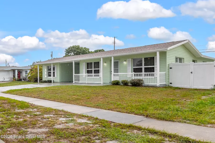 2356 Lakeview DR, Melbourne, FL 32935