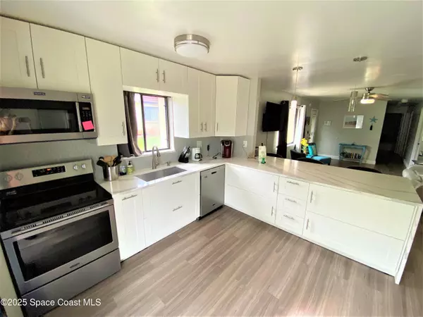 Cape Canaveral, FL 32920,8759 Banyan WAY