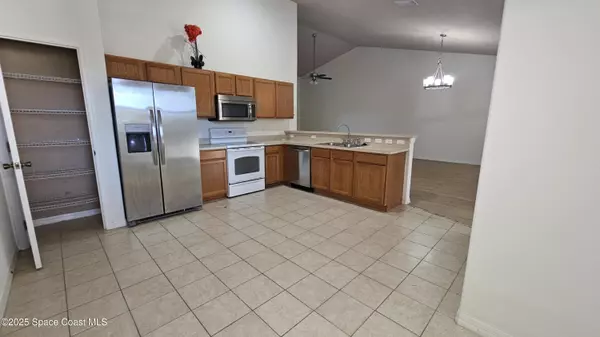 Melbourne, FL 32904,1020 Venetian DR #202