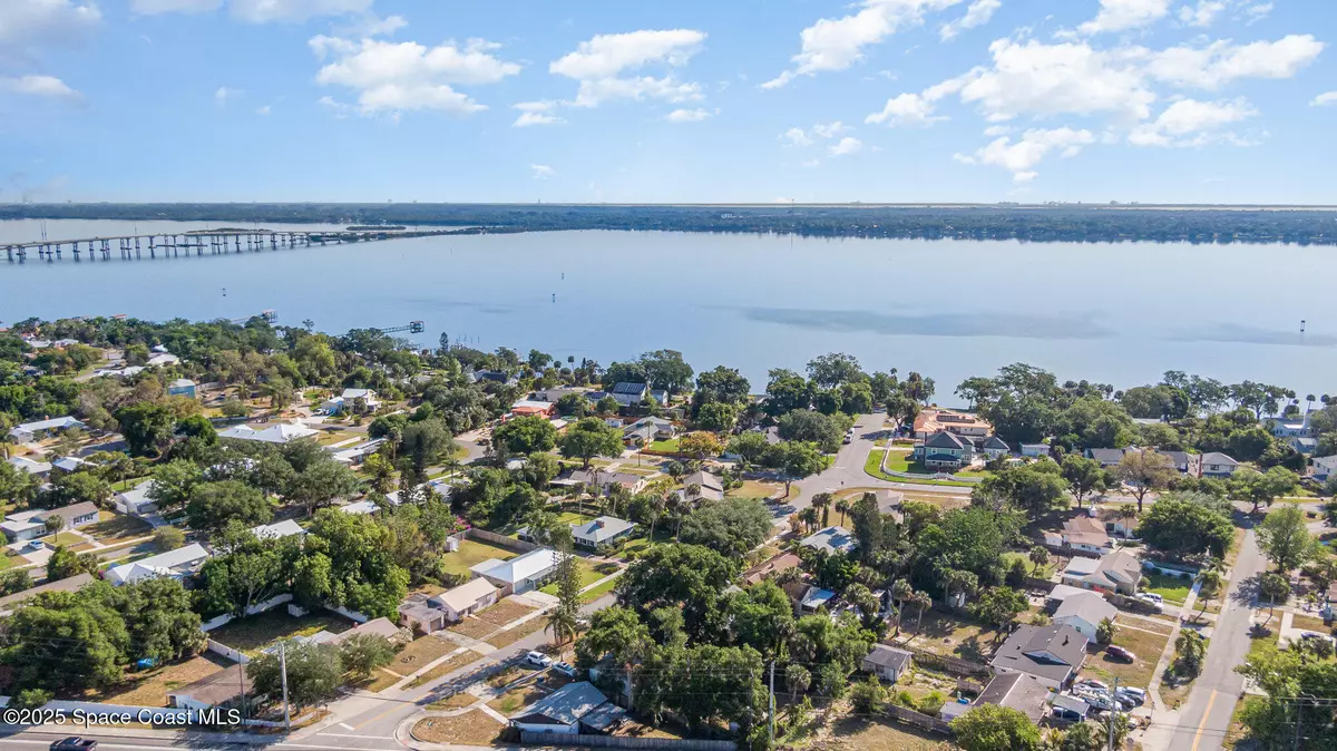 Cocoa, FL 32922,233 Beverly RD