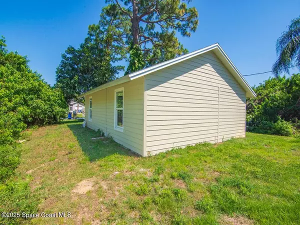 Vero Beach, FL 32962,1325 17th CT SW