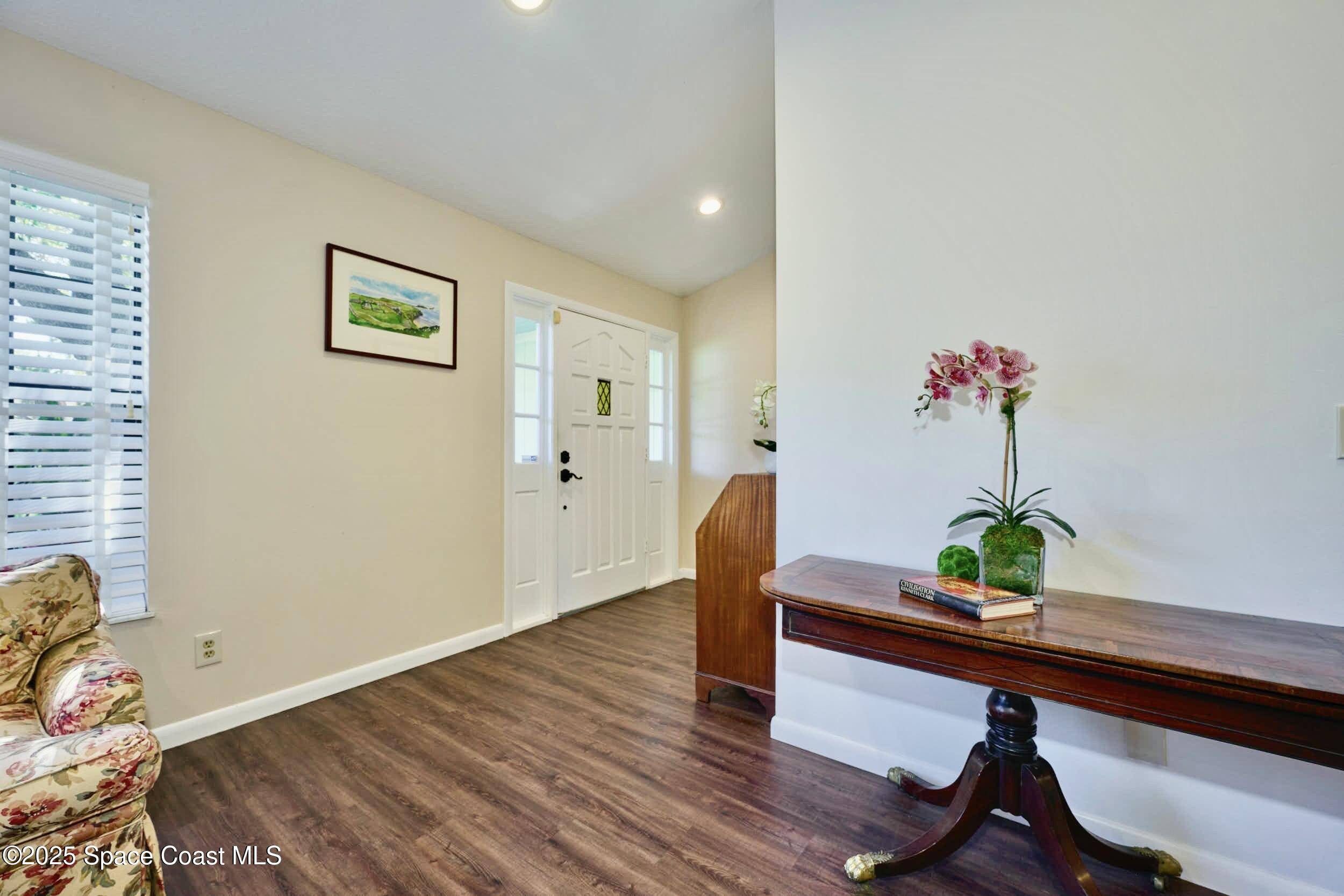 Vero Beach, FL 32962,527 10th CT