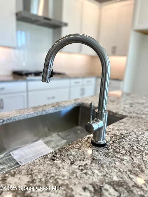 Melbourne, FL 32940,8766 Crossmolina DR