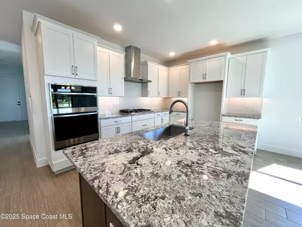 Melbourne, FL 32940,8766 Crossmolina DR