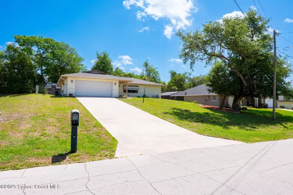 Deltona, FL 32725,2102 E Parkton DR