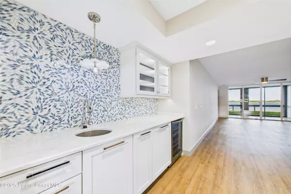 Merritt Island, FL 32952,300 S Sykes Creek Pkwy #106