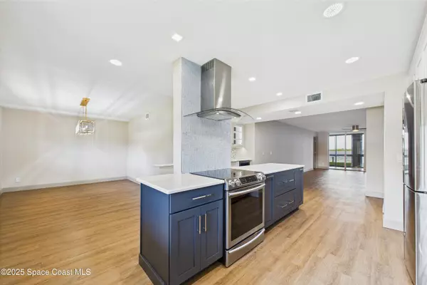 Merritt Island, FL 32952,300 S Sykes Creek Pkwy #106