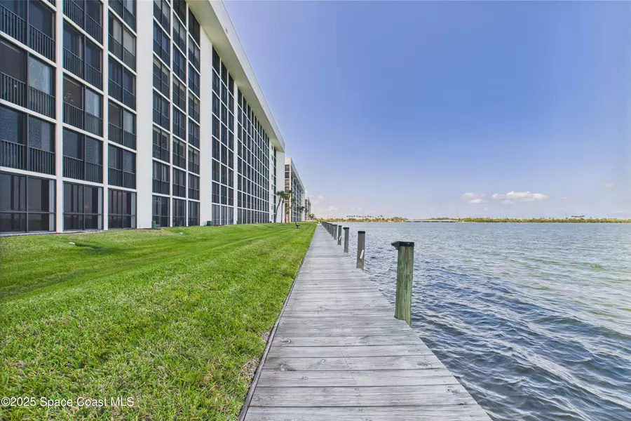 300 S Sykes Creek Pkwy #106, Merritt Island, FL 32952