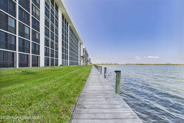 300 S Sykes Creek Pkwy #106, Merritt Island, FL 32952