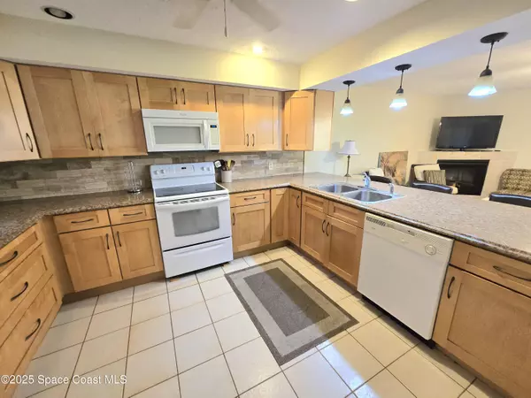 Melbourne Beach, FL 32951,107 La Costa ST #403