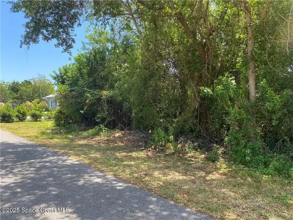 Vero Beach, FL 32962,455 15th PL