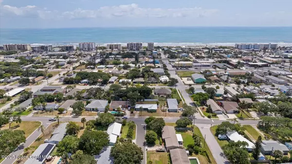 Cocoa Beach, FL 32931,215 Cedar AVE