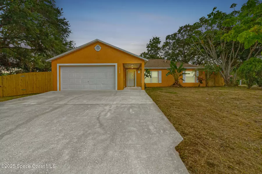 1706 Apache ST NE, Palm Bay, FL 32907