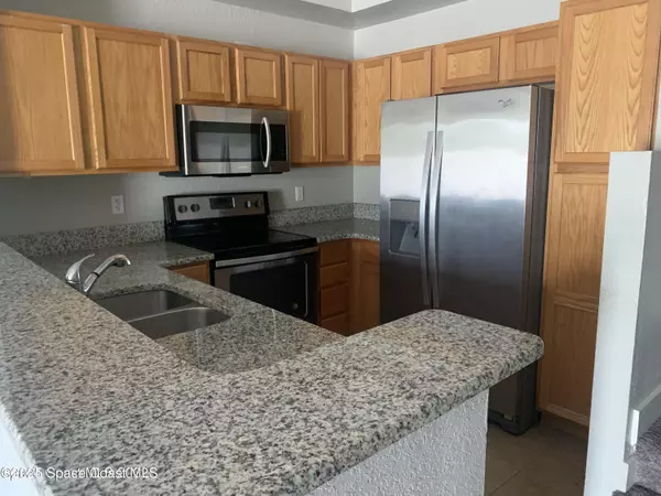 Melbourne, FL 32901,100 Colibri WAY #102