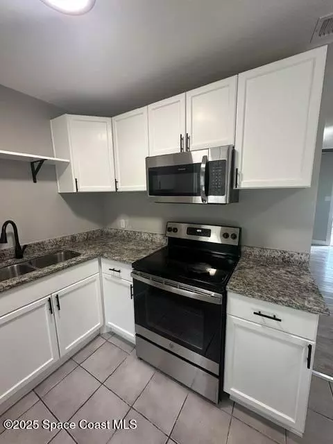 Titusville, FL 32796,3890 Barcelona ST