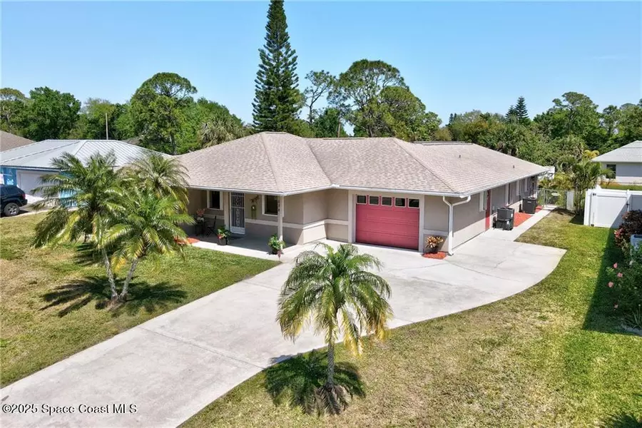1038 Laconia ST, Sebastian, FL 32958