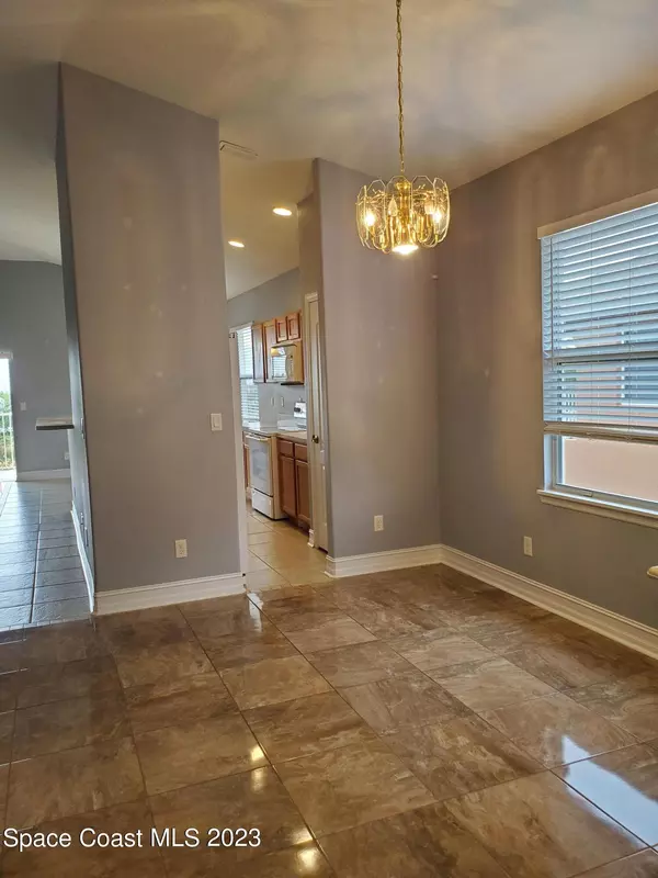 Melbourne, FL 32904,1045 Venetian DR #205