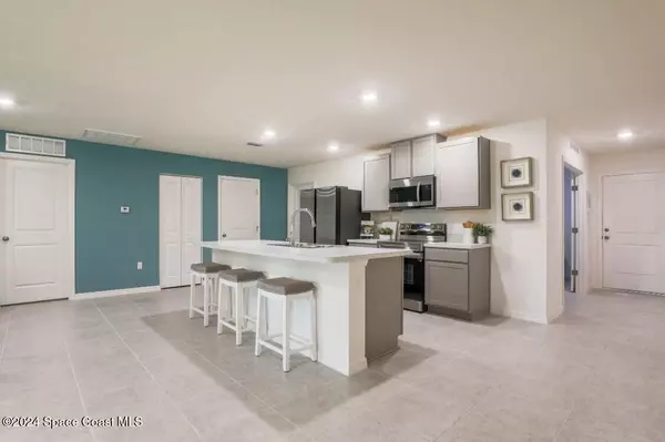 Palm Bay, FL 32909,817 Redrock ST SE
