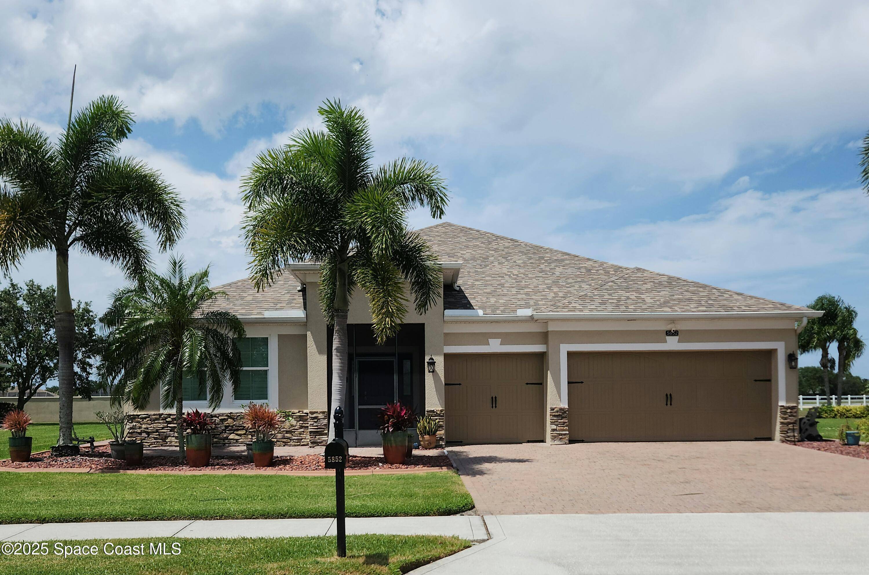 5852 Goleta CIR, Melbourne, FL 32940