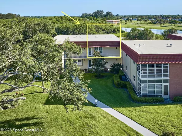 Vero Beach, FL 32962,70 Royal Oak CT #206