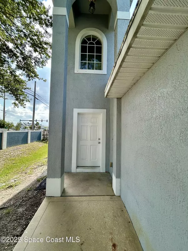 Melbourne, FL 32935,910 Twisting Branch CT