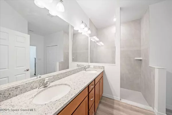 Micco, FL 32976,8342 Laguna CIR