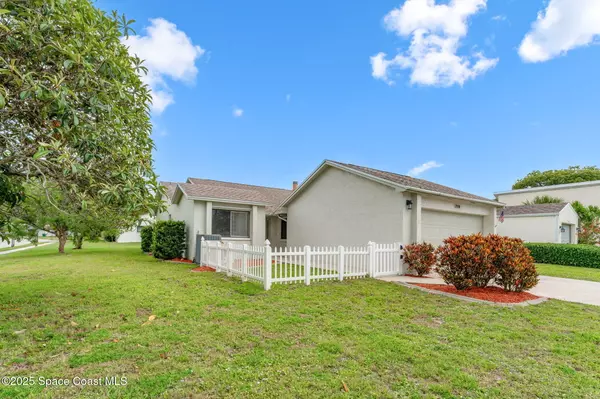 1719 Goldfinch CT, Melbourne, FL 32935