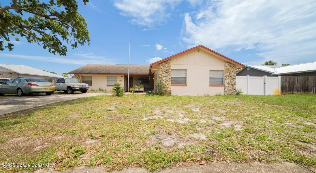 880 Williamsburg DR, Titusville, FL 32780