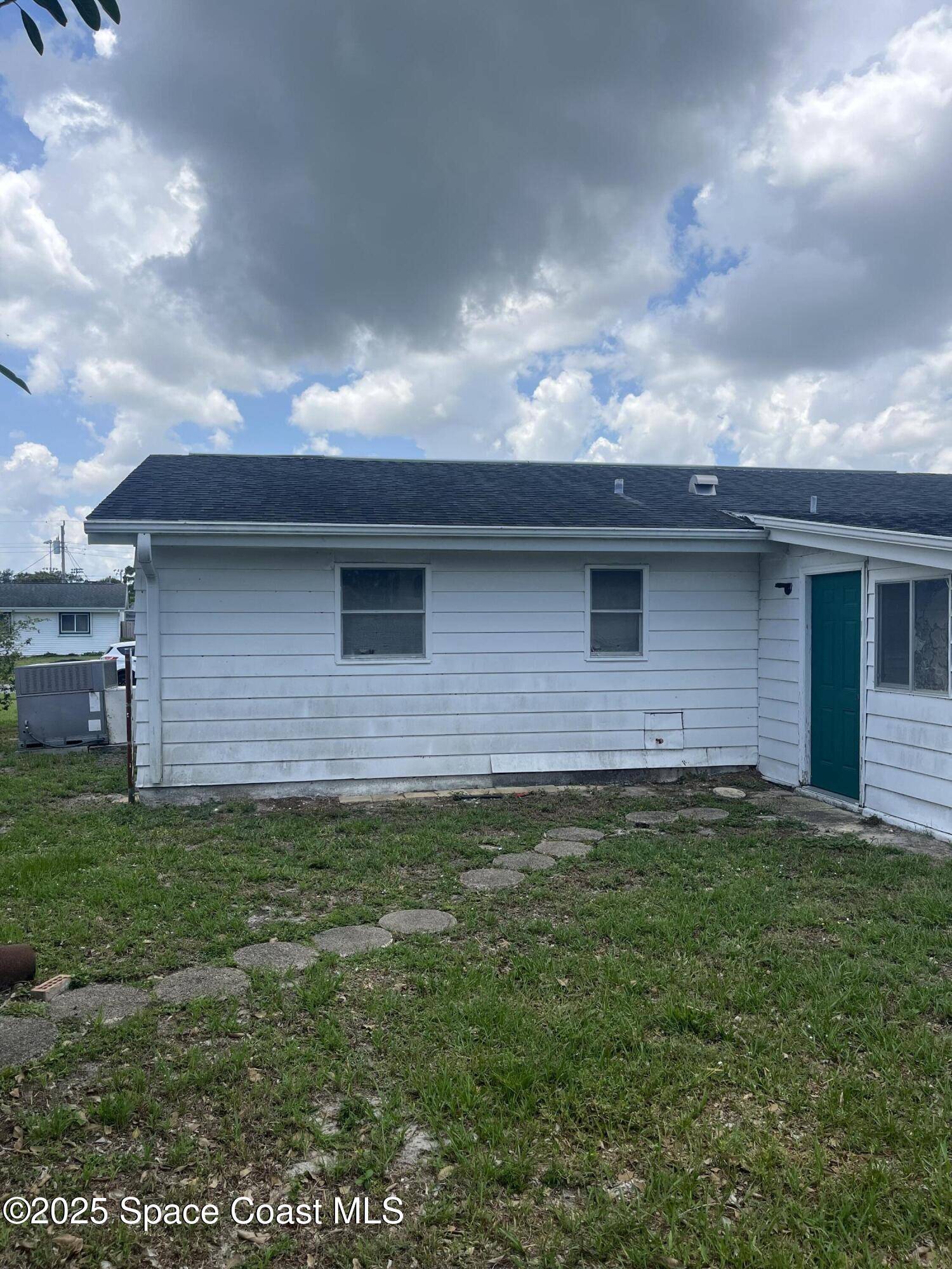 Palm Bay, FL 32905,995 Eyerly LN NE
