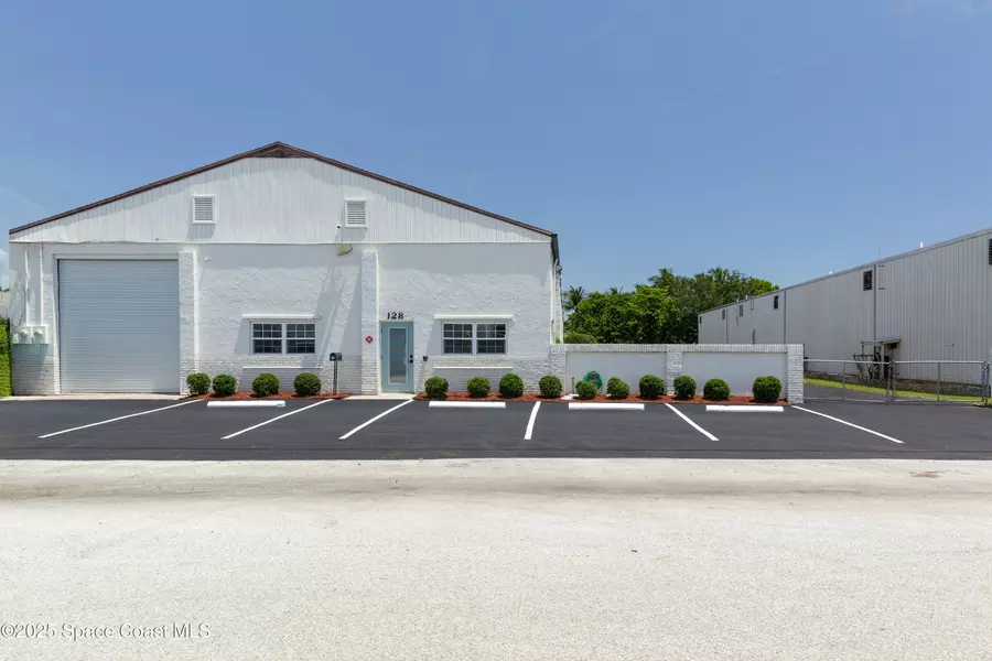 128 Tomahawk Dr DR, Satellite Beach, FL 32937