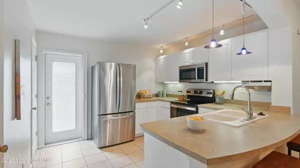 Melbourne, FL 32901,1160 Luminary CIR #105
