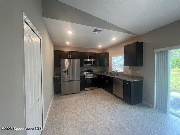 Palm Bay, FL 32909,465 Hatcher ST SE