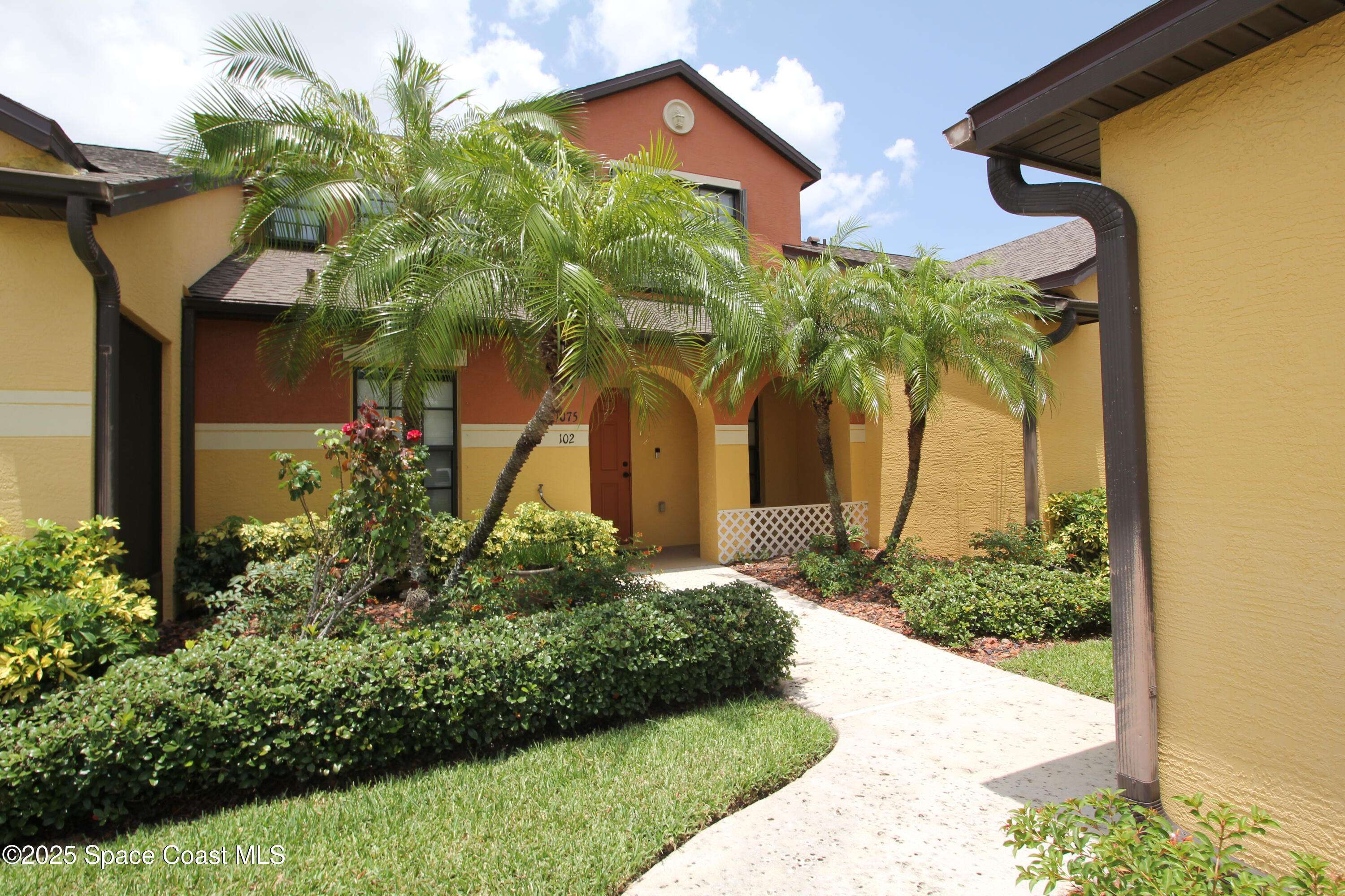 Melbourne, FL 32901,1075 Luminary CIR #102
