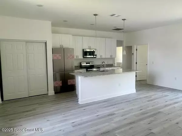 Palm Bay, FL 32909,983 Raleigh RD SE