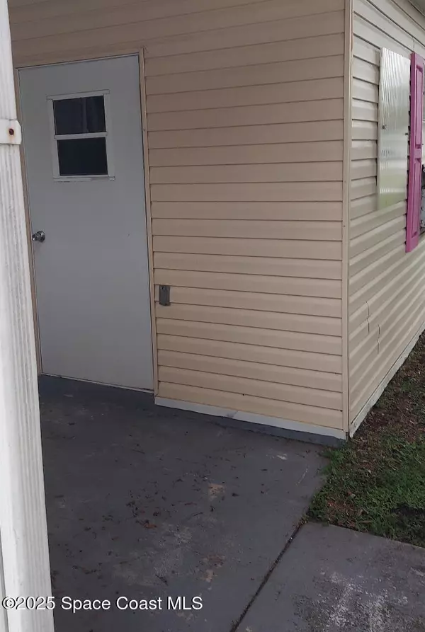 Palm Bay, FL 32907,686 Sunrise CT NE